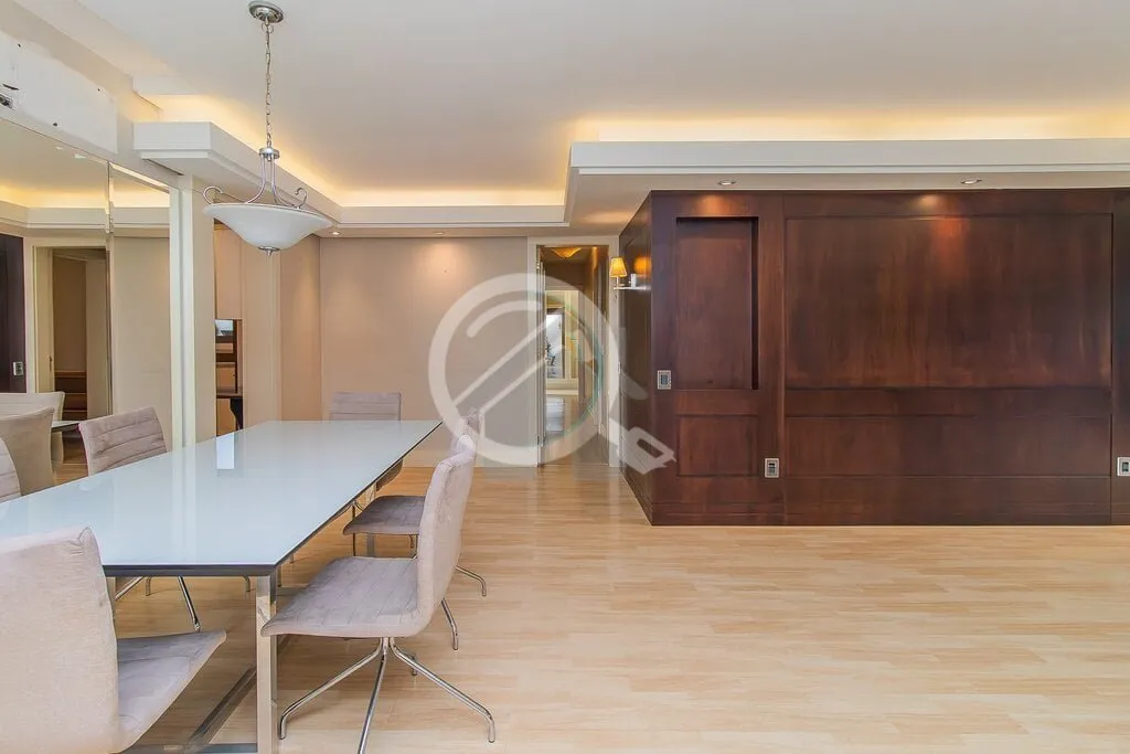Imagem Apartamento 148m2 impecável, semi-mobiliado e junto ao Parcão! APTO BOSQUE: Viva o Encanto de Mora...
