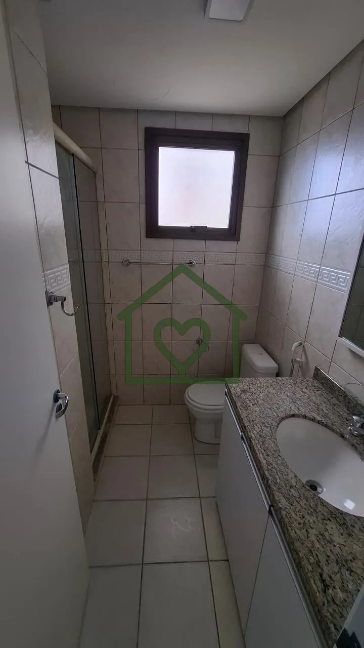 Imagem Excelente apartamento com 2 dormitórios, sendo 1 suíte, em andar alto, com ótima iluminação nat...