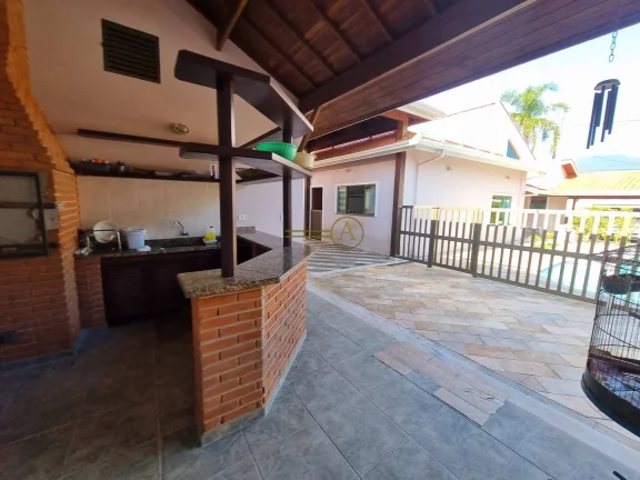 Imagem Mansão térrea de alto padrão à venda, 3 lotes de terrenos, com edículas