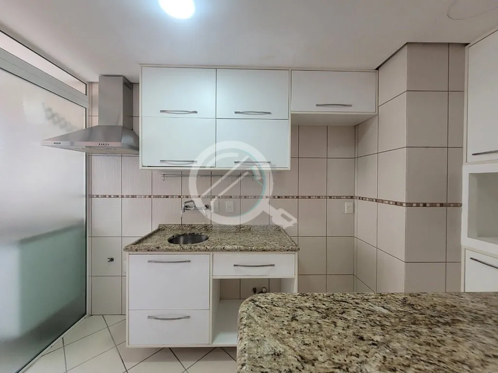 Imagem Apartamento semimobiliado de 75 m², 2 dormitórios sendo 1 suíte e 2 vagas de garagem no bairro Pe...