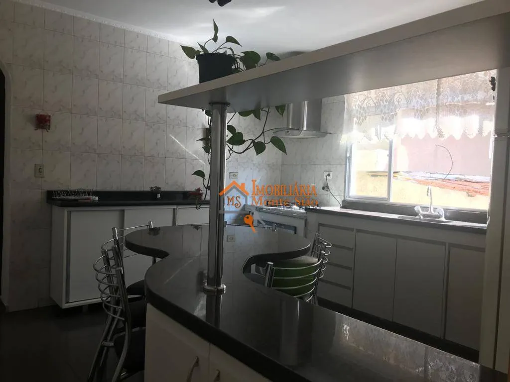 Imagem Sobrado com 6 dormitórios à venda, 257 m² por R$ 720.000,00 - Jardim Santa Clara - Guarulhos/SP