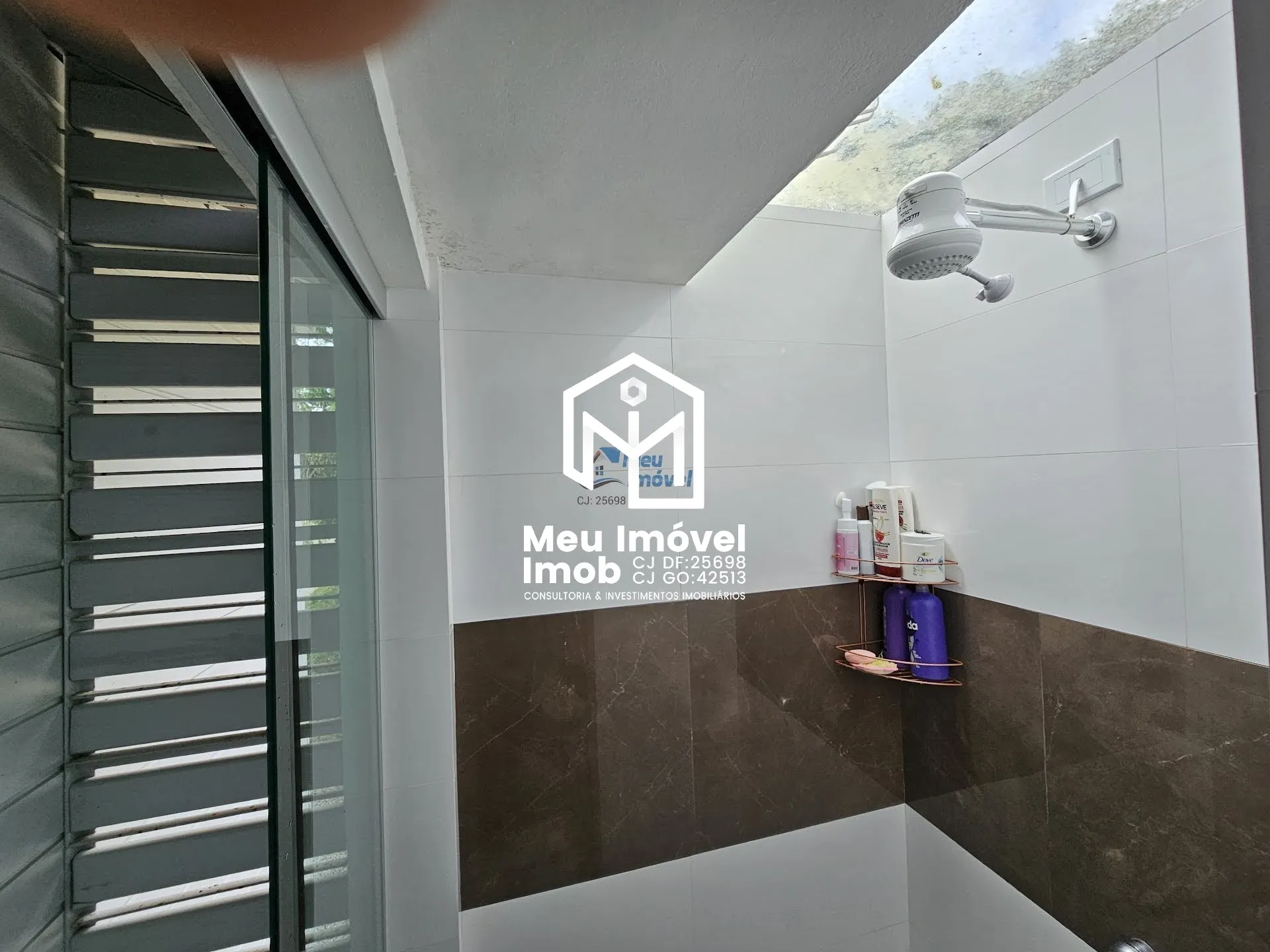 Imagem Casa 4 Quartos 2 Suítes 4 Vagas 190m² Mobiliado