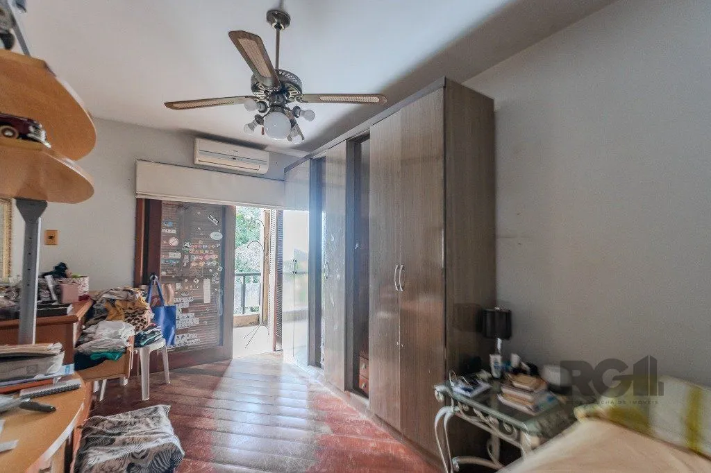 Imagem Casa 400m² - 5 dormitórios, 4 vagas no bairro Vila Jardim