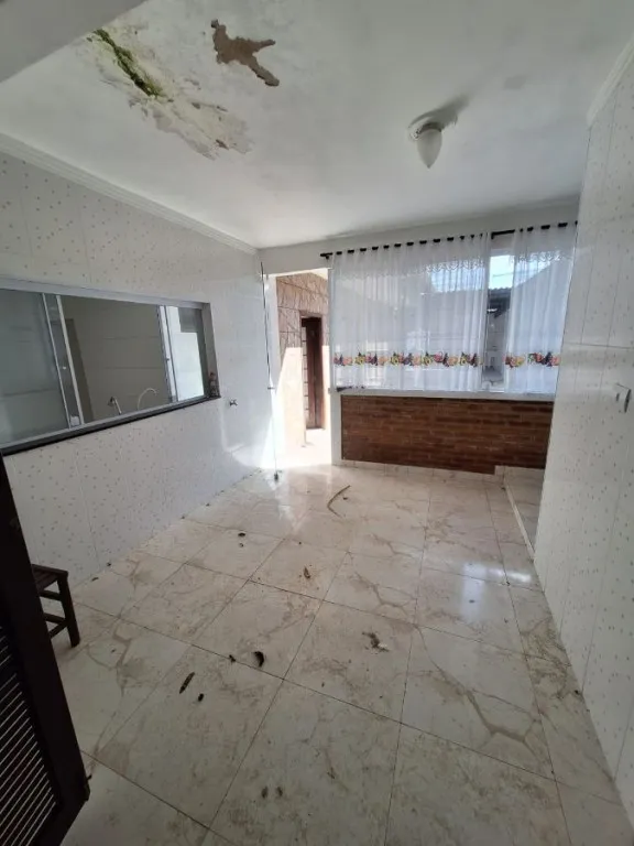 Imagem CASA COM 300,00 m² - CANTO DO FORTE - PRAIA GRANDE SP