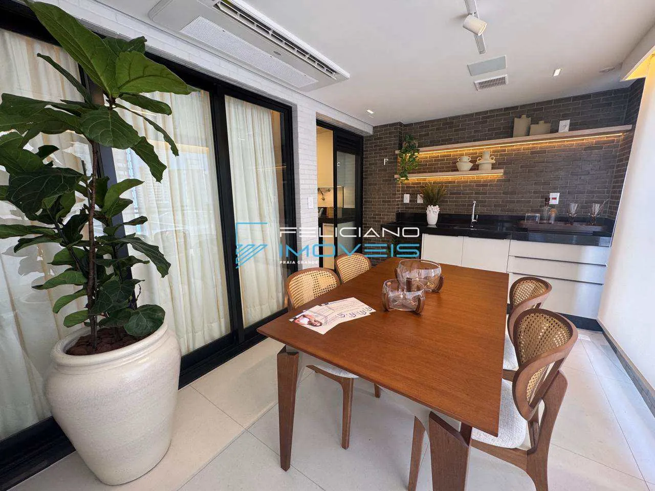 Imagem Apartamento com 2 quartos, Guilhermina, Praia Grande - R$ 905 mil, Cod: 6855