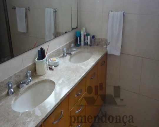 Imagem Apartamento em excelente estado de conservação. Living para 04 ambientes, lavabo, 04 dormitórios ...