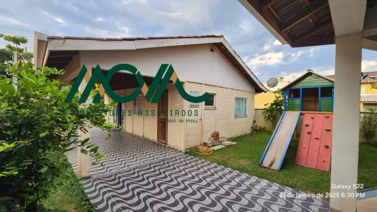 Imagem Casa disponível para locação mensal em Itapoá SC