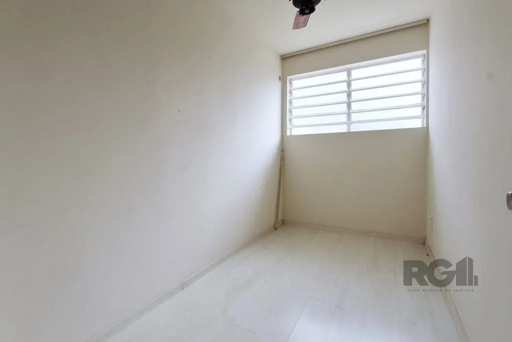 Imagem Excelente casa de 324m² com 4 dormitórios e 2 vagas.