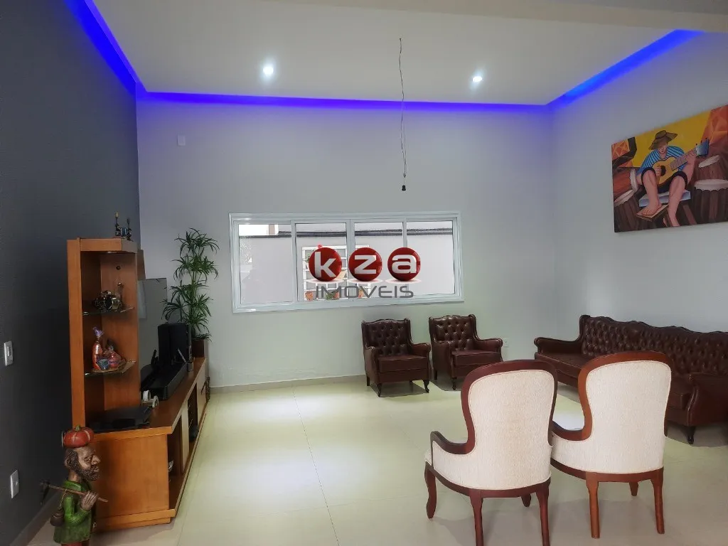 Imagem Casa de alto padrão à venda em condomínio exclusivo de Valinhos-SP, no Loteamento Residencial Santa Gertrudes: 3 quartos, 1 suíte, 2 salas, 3 banheiros, 2 vagas de garagem, 287,60 m².