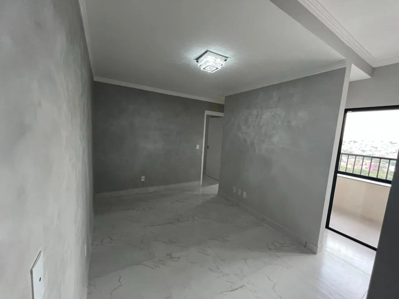 Imagem Apartamento à venda no Mirante Ipanema, Caguassu, com 46m², 2 quartos, varanda, andar alto, piscina e lazer completo. Aceita financiamento e FGTS.