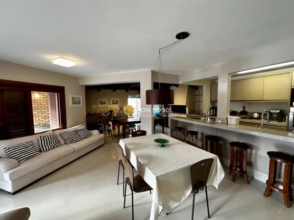 Imagem Casa de praia à venda quadra mar à venda Praia Centro Bombinhas SC