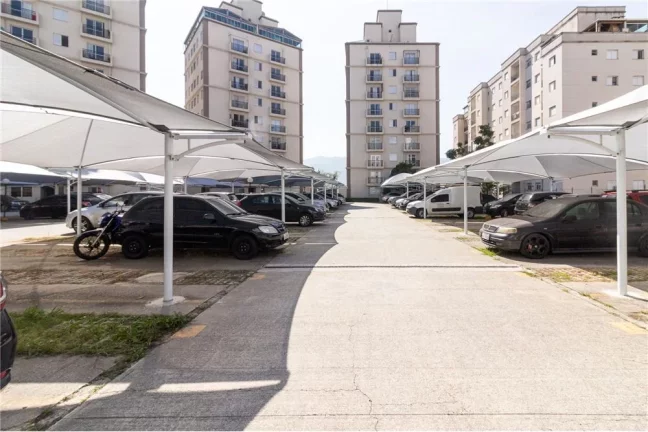 Imagem Apartamento com 3 dormitórios, 60m², com sacada - condomínio com piscina - Jaraguá/SP