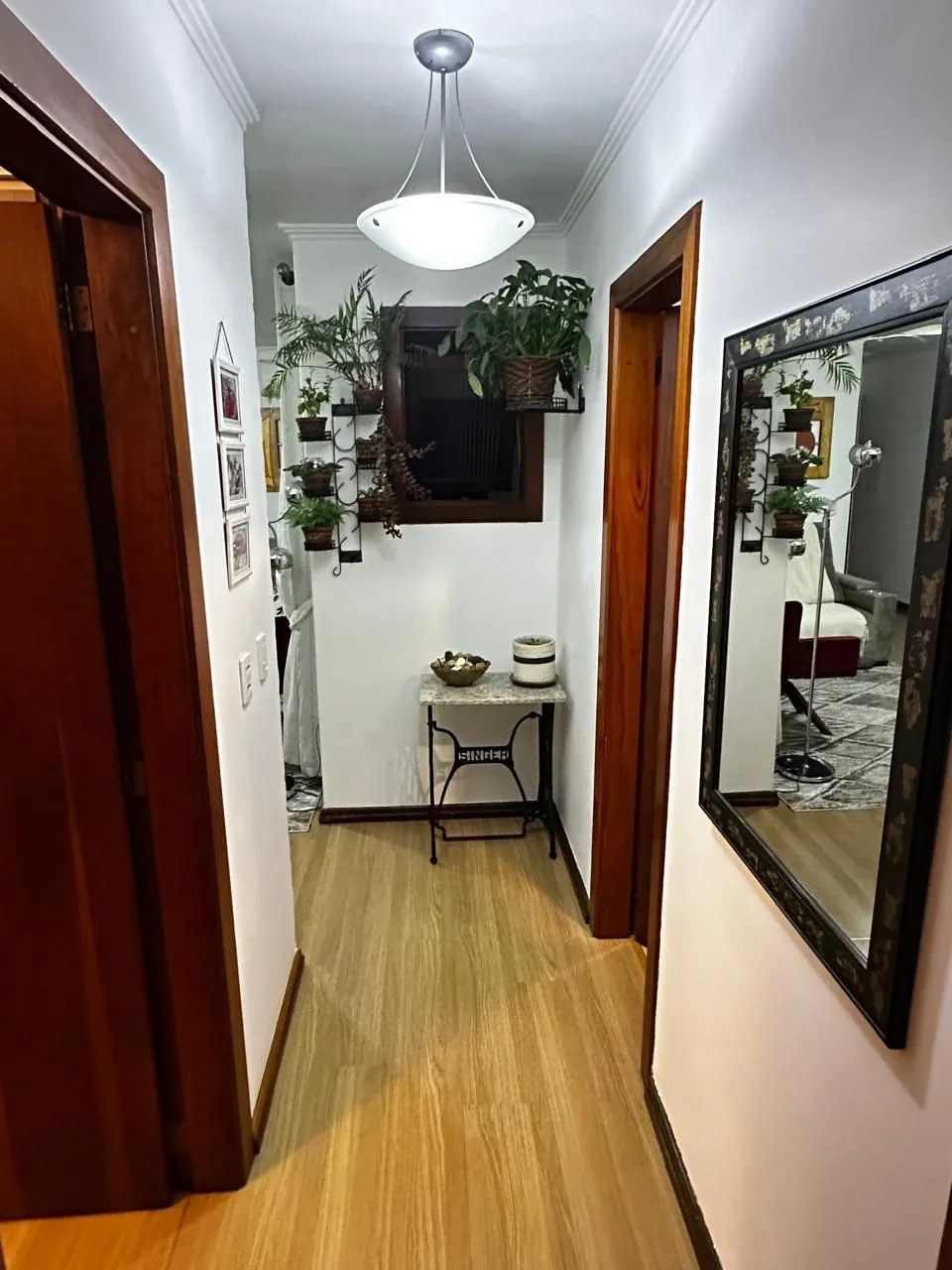 Imagem Apartamento 2 Dormitórios com Sacada e Vaga Coberta