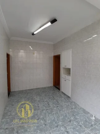 Imagem Sobrado para Locação, com Suíte e Varanda na Vila Gumercindo.
