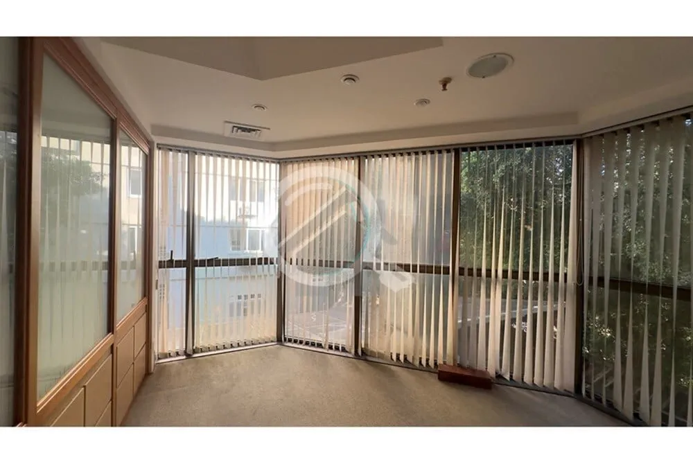 Imagem No Bairro Petrópolis, na Avenida Carlos Gomes,281 sala comercial, 45m² , desocupado, com recepçã...