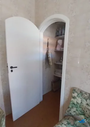 Imagem Bela casa no bairro do Pereque Mirim com 4 dormitórios em rua tranquila, perto do Supermercado do Pai