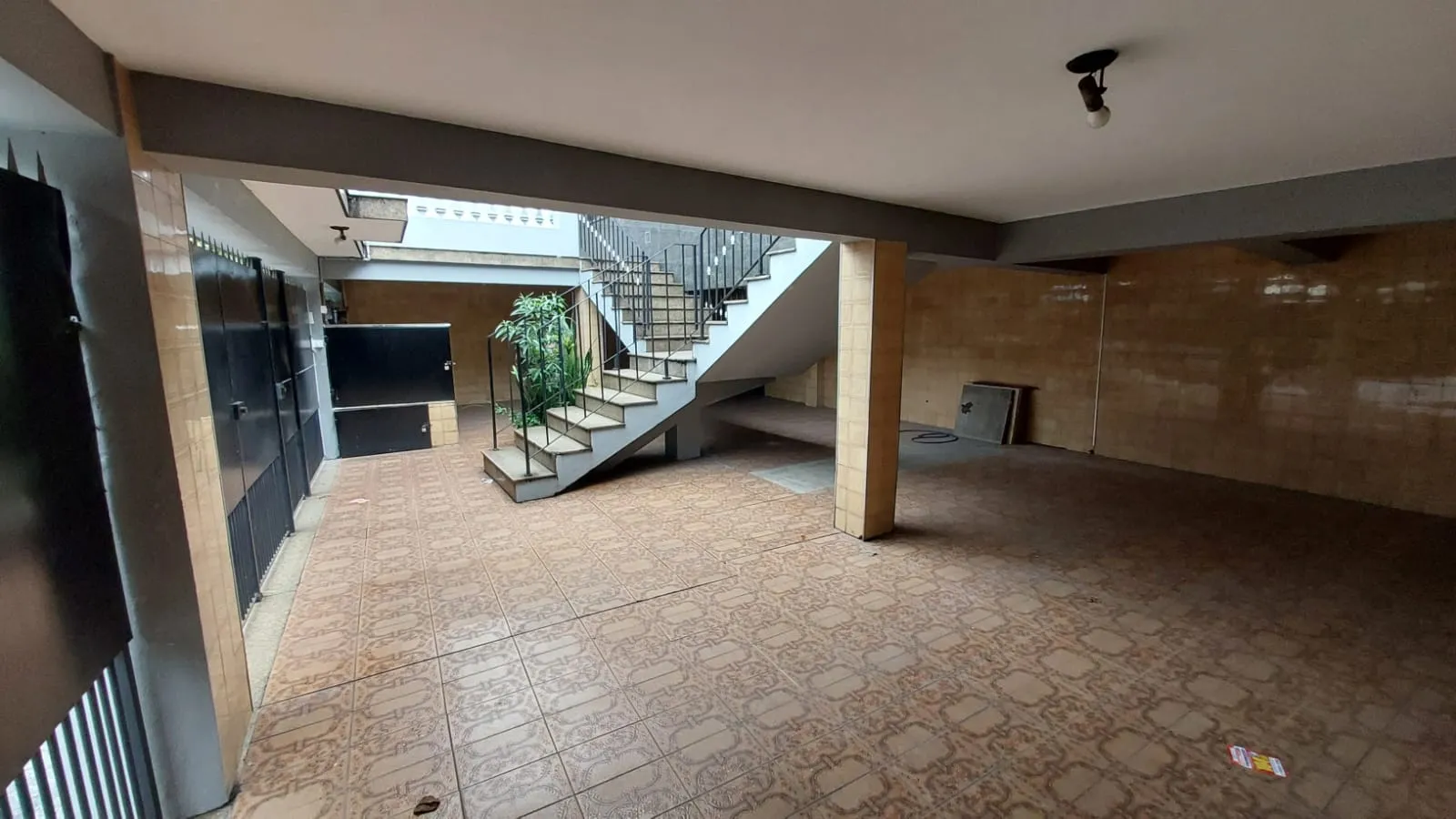 Imagem VENDO EXCELENTE SOBRADO NO BAIRRO CIDADE ADEMAR!
