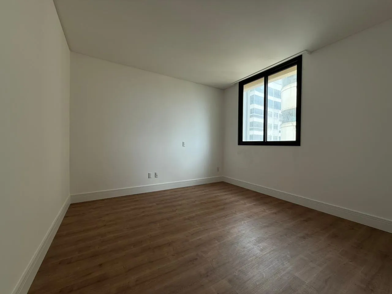 Imagem Apartamento à venda com 143.8m2 por R$ 1.800.000,00