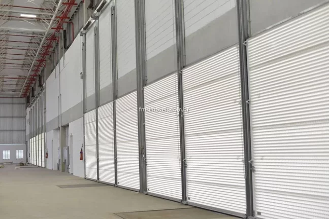 Foto do imóvel Galpão Comercial para Locação em Sorocaba-SP, Bairro Cajuru do Sul - 2 Banheiros, 8 Vagas de Garagem, 2.731,68 m² de Área.