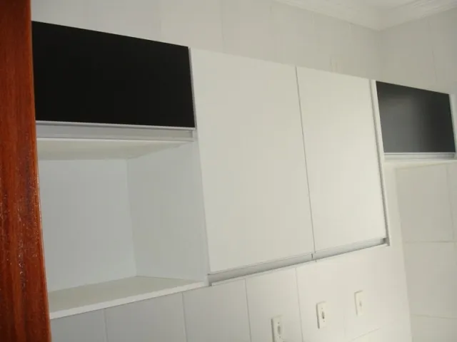 Imagem Apartamento com Sacada no Edifício Viena em Localização Privilegiada de Sorocaba