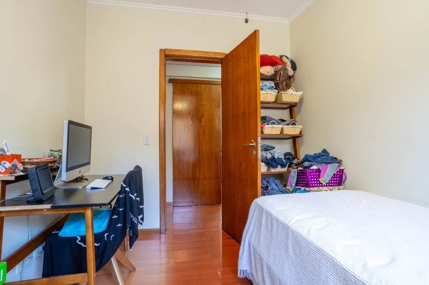 Imagem Apartamento de 3 quartos e 93m² à venda em Rio Branco, Porto Alegre.