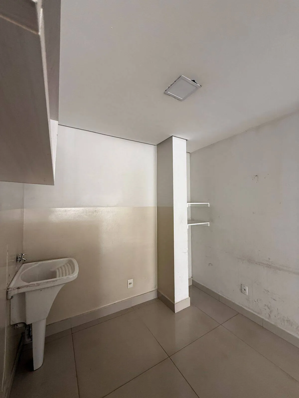 Imagem SALA COMERCIAL À VENDA OU LOCAÇÃO ED. COPA EXECUTIVO CENTER POÇÃO