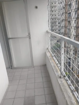 Imagem Apartamento com 2 Quartos para Alugar, 64 m² em Várzea - Recife