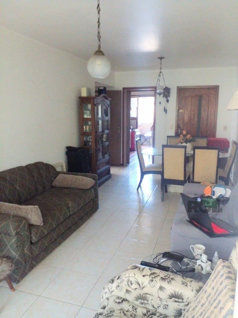 Imagem Apartamento de 2 dormitórios, 2 banheiros e 1 vaga de garagem no Bairro Petrópolis