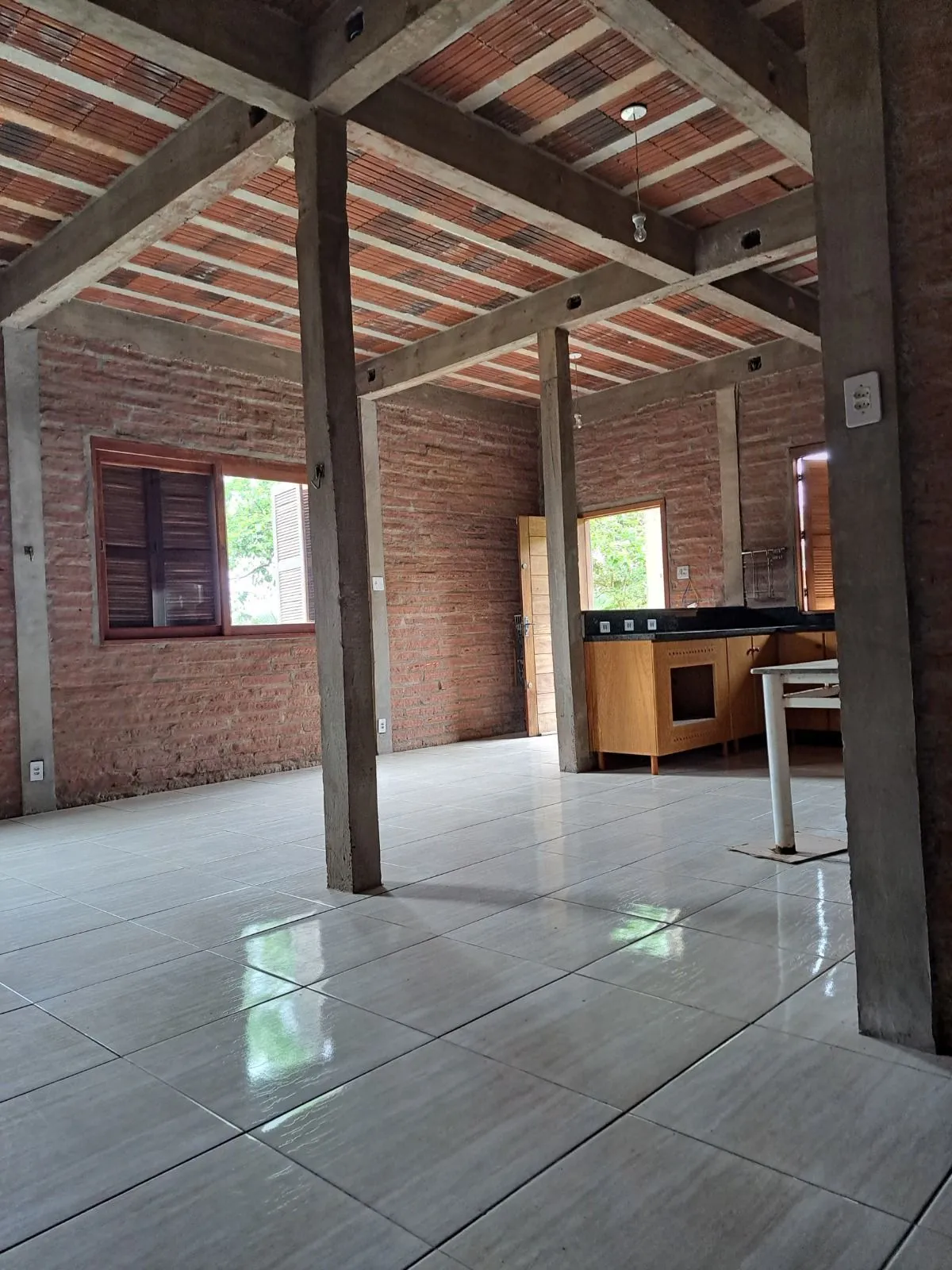 Imagem Sobrado 200m² privativos, 4 dormitórios 1 suíte e 2 vagas cobertas - Gravataí
