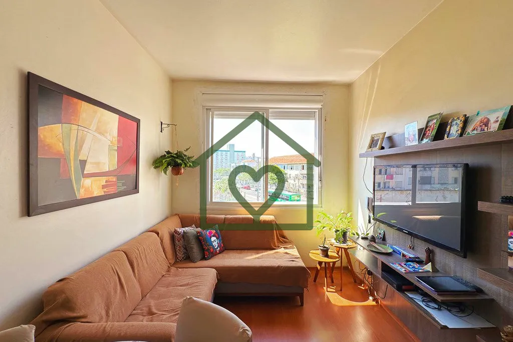 Imagem Este apartamento de 55m² privativos, totalmente reformado, é ideal para quem busca conforto, funci...