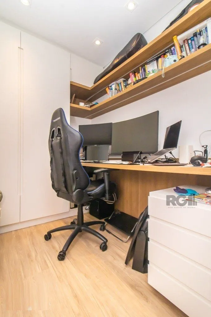 Imagem Vende-se belo apartamento a 2 quadras do Parcão, 3 quartos com suíte e vaga coberta - 110m² - Auxiliadora