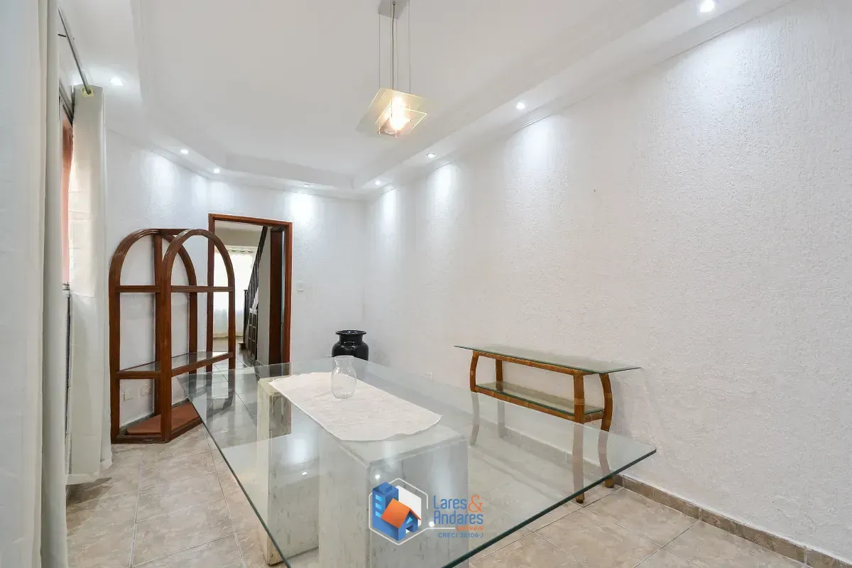 Imagem Casa de vila para venda em Cambuci com 3 quartos, sendo 3 suítes, 200m²