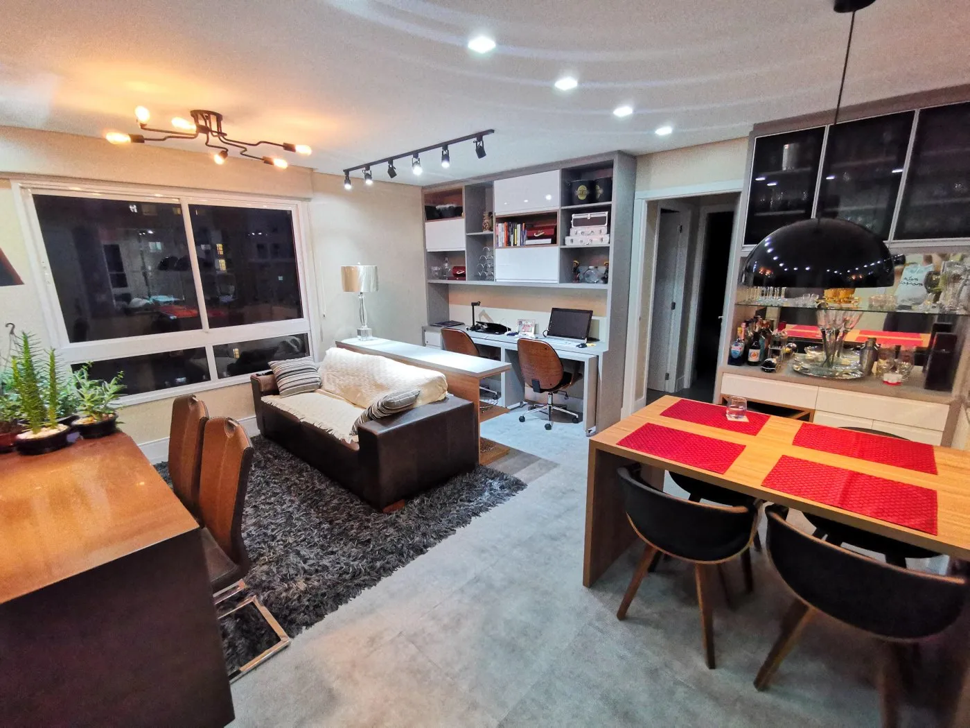 Imagem A Mais Assertiva Inteligência Imobiliária vende;  Belíssimo apartamento mobiliado  02 dormitó...