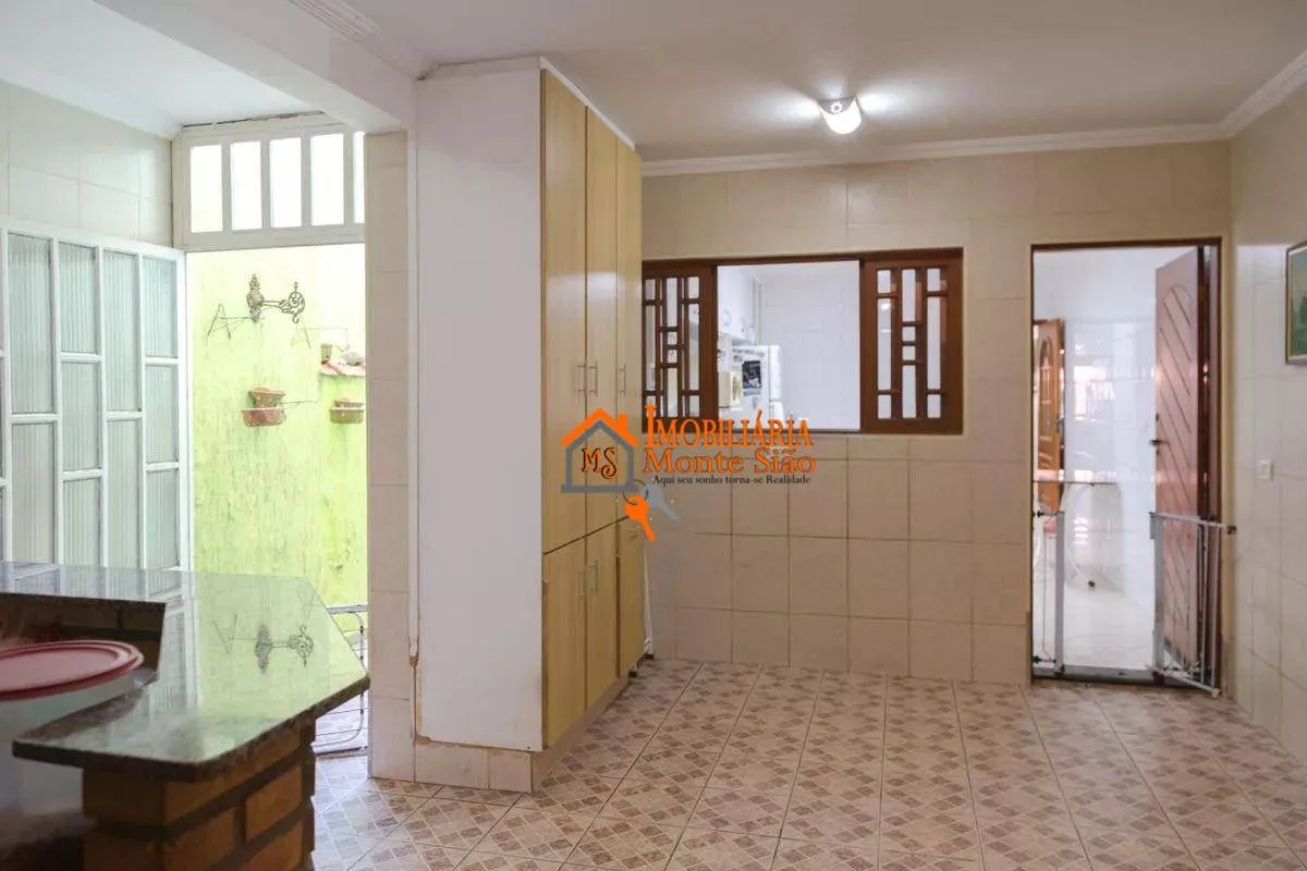 Imagem Casa com 3 dormitórios à venda, 202 m² por R$ 800.000,00 - Vila Augusta - Guarulhos/SP