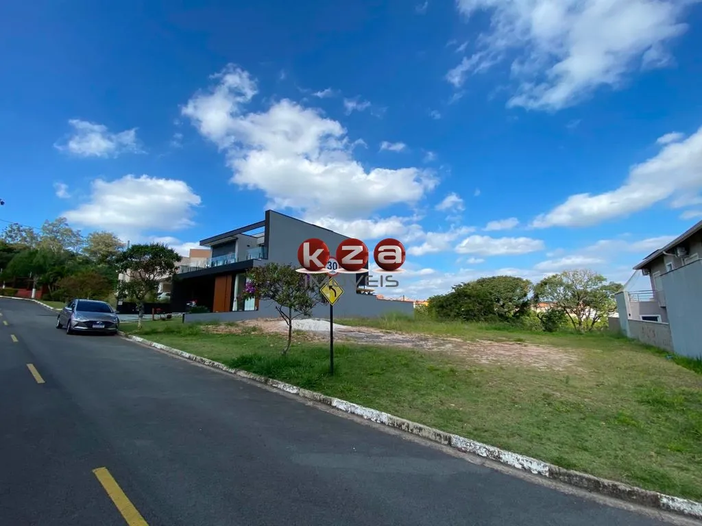 Imagem Terreno à Venda em Valinhos-SP Condomínio Bosque dos Cambarás 330m² de Área