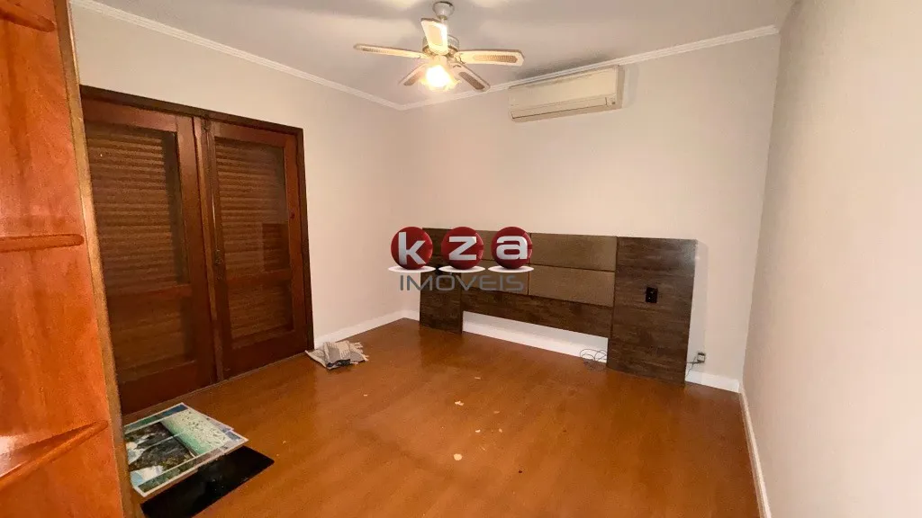 Imagem Casa em Condomínio de Alto Padrão na Vila Faustina II em Valinhos-SP - 3 Quartos, 1 Suíte, 2 Salas, 4 Banheiros, 4 Vagas - 212m².