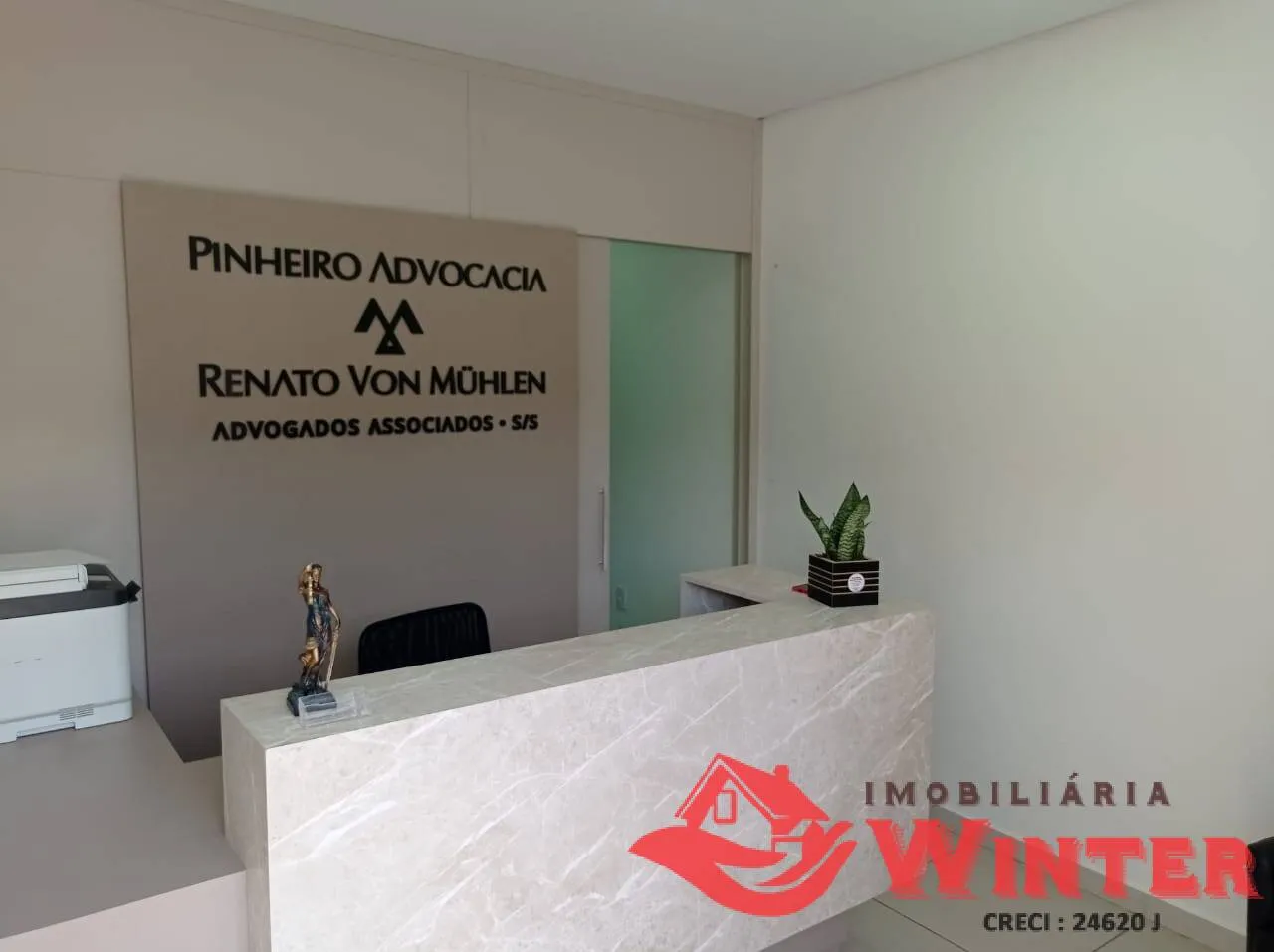 Imagem Sala comercial térrea com no Centro de Vale Real
