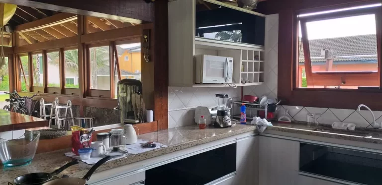 Imagem Linda casa em condomínio Fechado - Bairro Horto