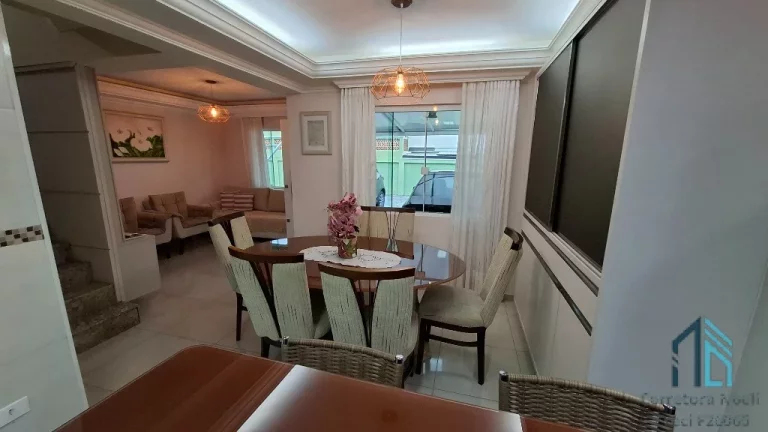Imagem Sobrado Tríplex Semi mobiliado, 03 quartos c/suíte no Guaira/Água Verde em Curitiba PR
