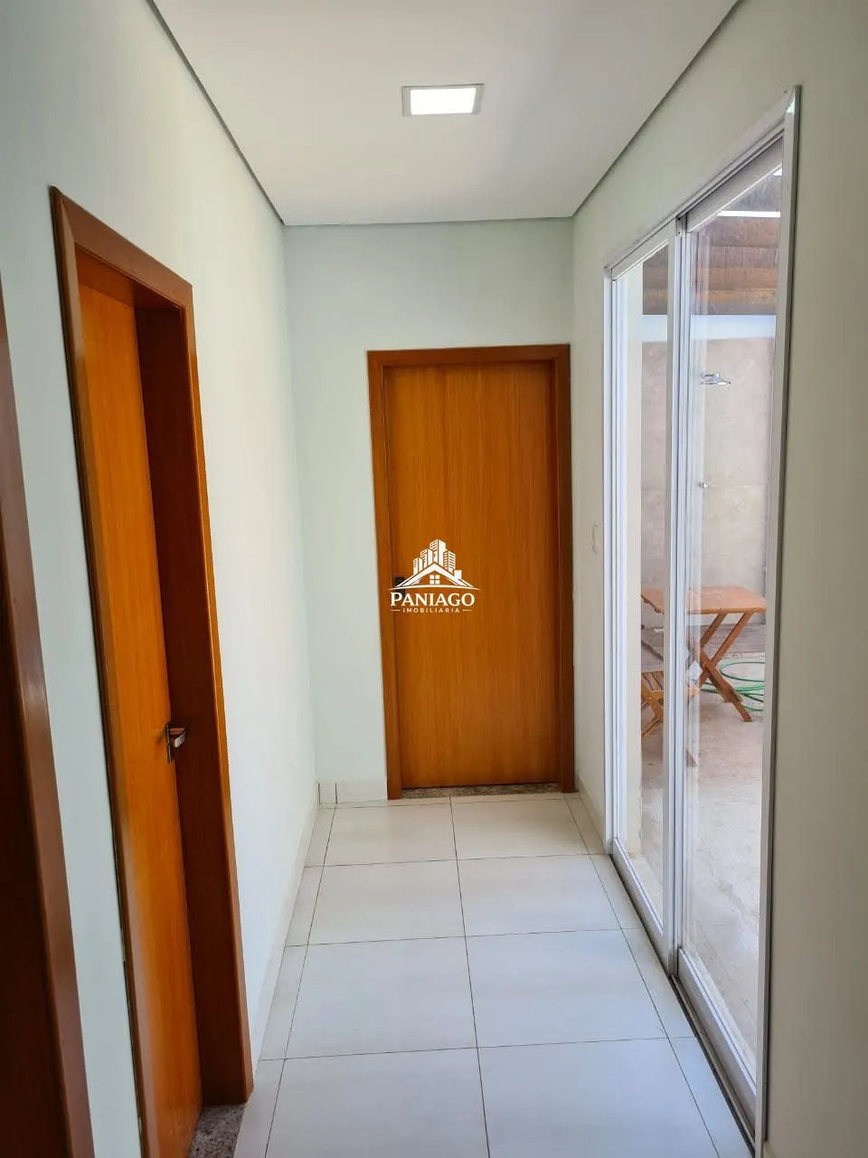 Imagem Casa com 3 Quartos, Piscina e Energia Solar à Venda no Jardim Comodoro