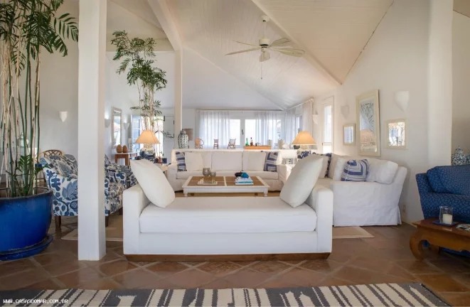 Imagem Casa Frente Mar para Venda em Armação dos Búzios / RJ no bairro Manguinhos