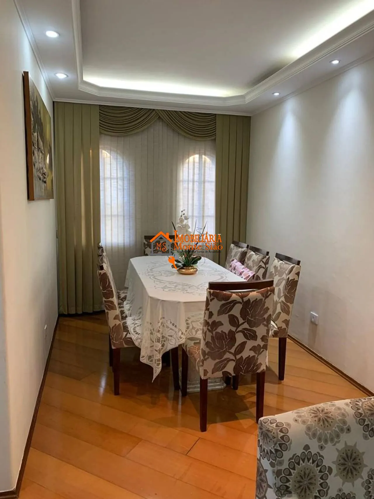 Imagem Casa 5 Dorms. c/ 2 Suítes + 5 Vagas | Excelente Localização