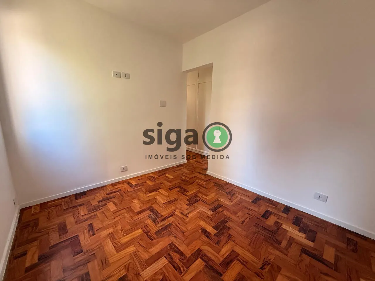 Imagem Apartamento Reformado com 3 Dormitórios e Suíte na Vila Olímpia.