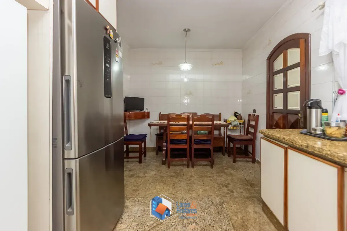 Imagem Sobrado para venda em Vila Guilherme com 4 quartos, sendo 2 suítes, 181m²
