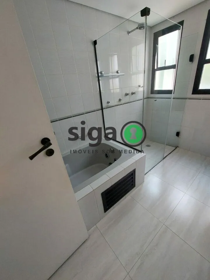 Imagem VENDE Apartamento na Vila Andrade (Região do Morumbi) com 4 Suítes, 4 Vagas + Depósito