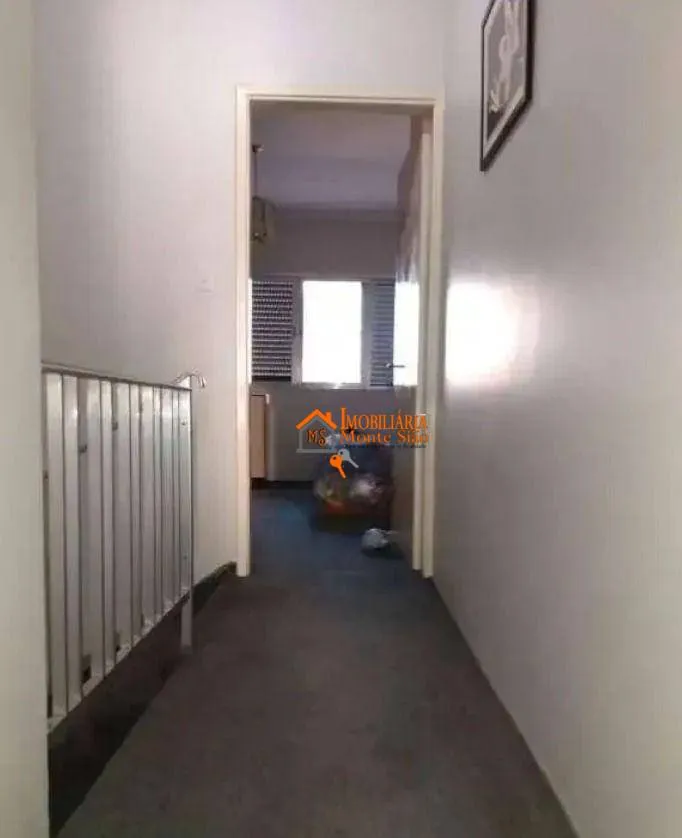 Imagem Sobrado com 4 dormitórios à venda, 176 m² por R$ 800.000,00 - Vila Augusta - Guarulhos/SP