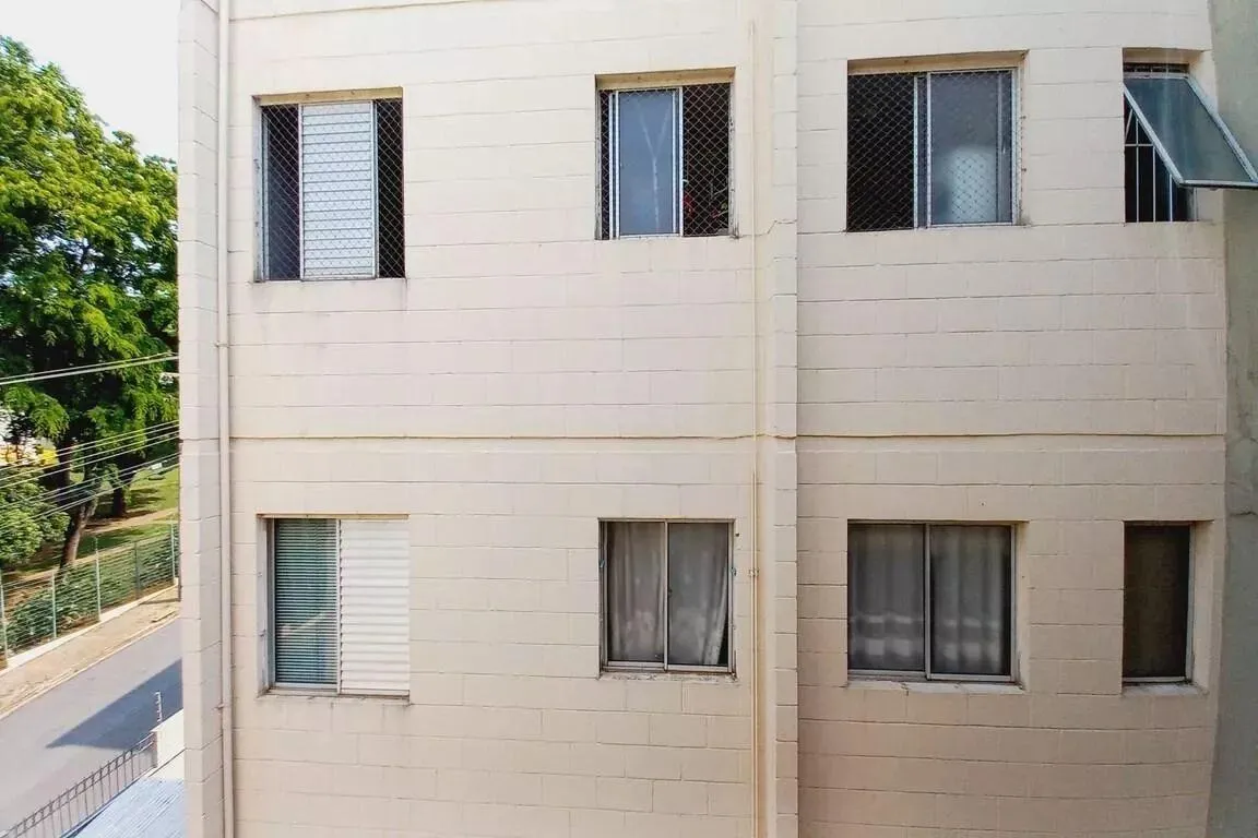 Imagem Excelente apartamento no Jardim Interlagos em Campinas, com dois dormitórios e uma vaga de garagem.