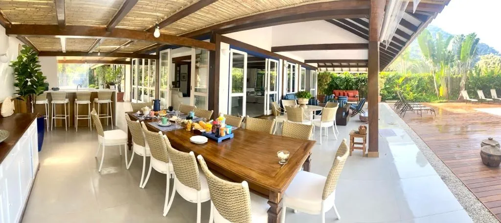 Imagem Belíssima Casa de 900m², Localizada no residencial Pé na Areia no Litoral! Cibratel II, Itanhaém - SP.