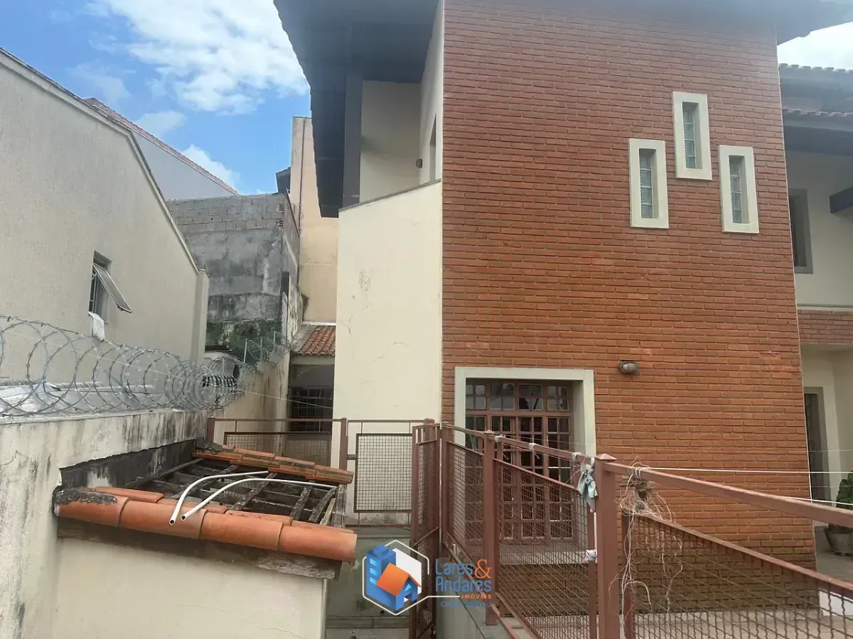Imagem Sobrado para venda em Jardim Peri com 3 quartos, sendo 1 suíte, 300m²