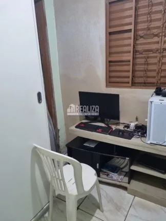 Imagem Casas à venda no bairro Beija-Flor, Uberaba - 3 dormitórios, garagem e varanda!